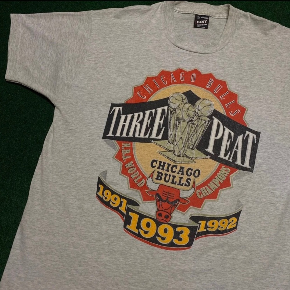 Chicago Bulls Three Peat Tshirt XL